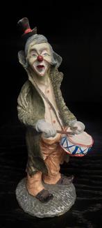 Clown Beeldje met Trommel - Aardewerk, 16cm, Ophalen of Verzenden