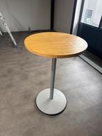 Houten statafel met metalen voet, Ophalen, In hoogte verstelbaar, Gebruikt