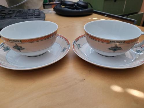4 theekopjes (oosters), Huis en Inrichting, Keuken | Servies, Zo goed als nieuw, Kop(pen) en/of Schotel(s), Overige stijlen, Porselein