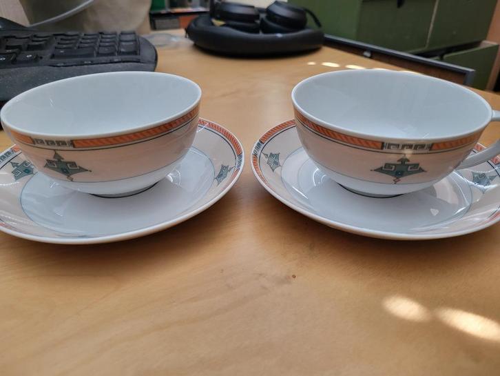 4 theekopjes (oosters), Huis en Inrichting, Keuken | Servies, Zo goed als nieuw, Kop(pen) en/of Schotel(s), Overige stijlen, Porselein