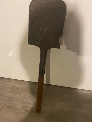 Duitse Veldschep WW2 met kogelgat beschikbaar voor biedingen