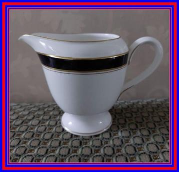 ROOM/MELKKAN "Howard Blue" Royal Worcester Fine Bone China P