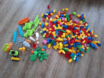 Set bouwblokken met dieren beschikbaar voor biedingen