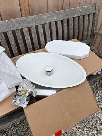 2 Wastafels te koop nieuw uit doos beschikbaar voor biedingen