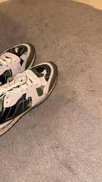 V schoenen te koop 40, Ophalen of Verzenden, Zo goed als nieuw, Sneakers of Gympen
