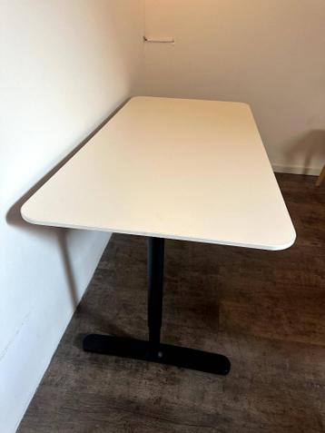 IKEA desk white/black 160cm x 80cm - afbeelding 1