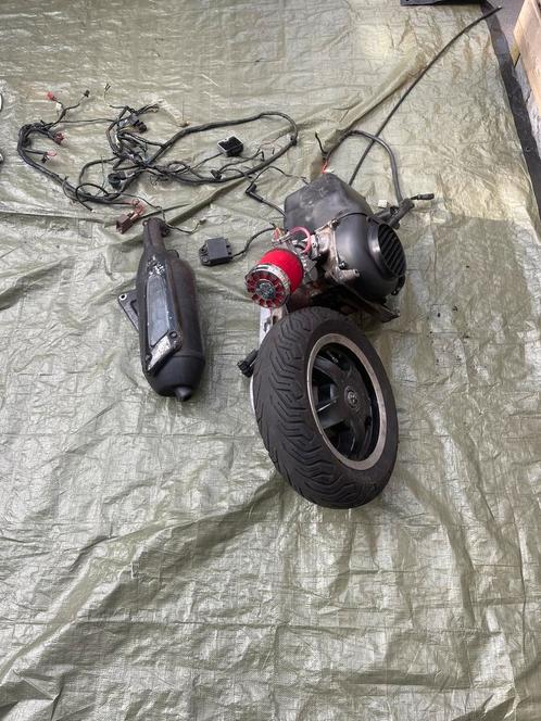 Typhoon 125cc blok plug and play, Fietsen en Brommers, Scooters | Piaggio, Zo goed als nieuw, Overige modellen, Ophalen