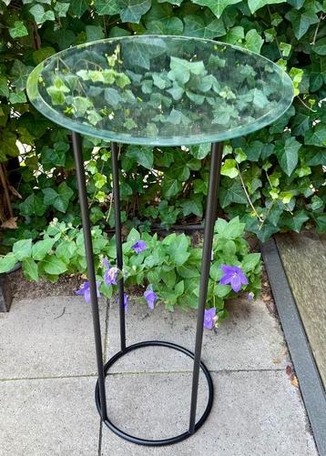 Bijzettafel 80 cm hoog. beschikbaar voor biedingen