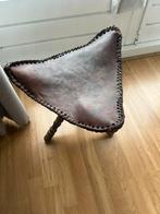 Vintage leren en houten kruk driepoot, Ophalen, Zo goed als nieuw, Hout