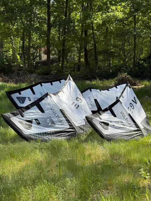 VANTAGE Vulture kiteset – maat 8m² & 10m² (incl. bar & pomp), Watersport en Boten, Kitesurfen, Zo goed als nieuw, Kitesurf-set