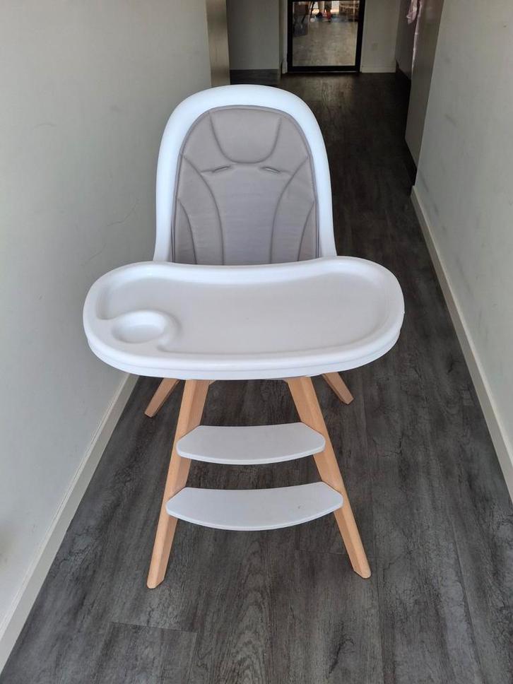 Verstelbare kinderstoel effen van kleur., Kinderen en Baby's, Kinderstoelen, Zo goed als nieuw, Meegroeistoel, Ophalen