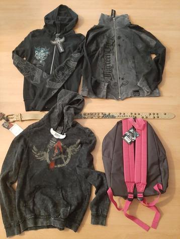 Rock Shirts and Batches  beschikbaar voor biedingen
