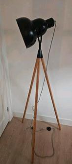 Staande lamp met 3 poten, Huis en Inrichting, Lampen | Vloerlampen, Ophalen, Zo goed als nieuw, 150 tot 200 cm, Metaal