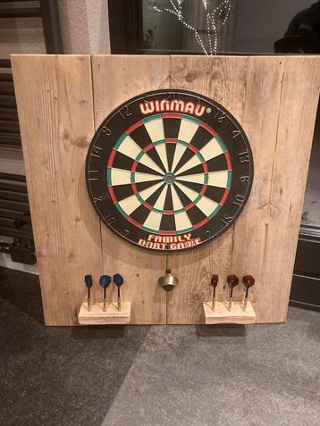 Dartbord achterwand met LED beschikbaar voor biedingen
