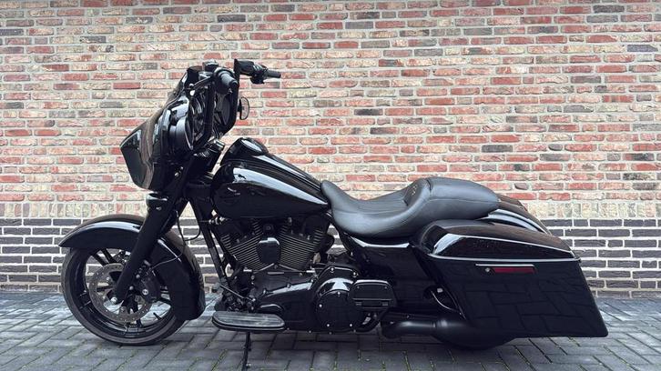 Harley Davidson 103 FLHX Streetglide Street Glide Black Out, Motoren, Motoren | Harley-Davidson, Bedrijf, Toermotor, meer dan 35 kW