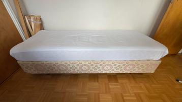 Eenpersoonsbed Boxspring 80 x 200 cm beschikbaar voor biedingen