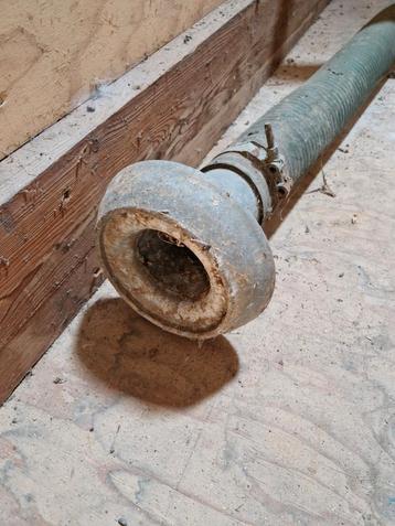 Zuigslang, lengte 7 mtr, doorsnede 10cm. Met aankoppelstuk. beschikbaar voor biedingen