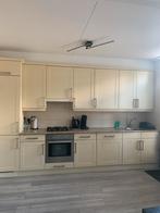 Gebruikte keuken GRATIS, Huis en Inrichting, Keuken | Complete keukens, Gebruikt, Enkelwandige keuken, Ophalen of Verzenden, Kunststof