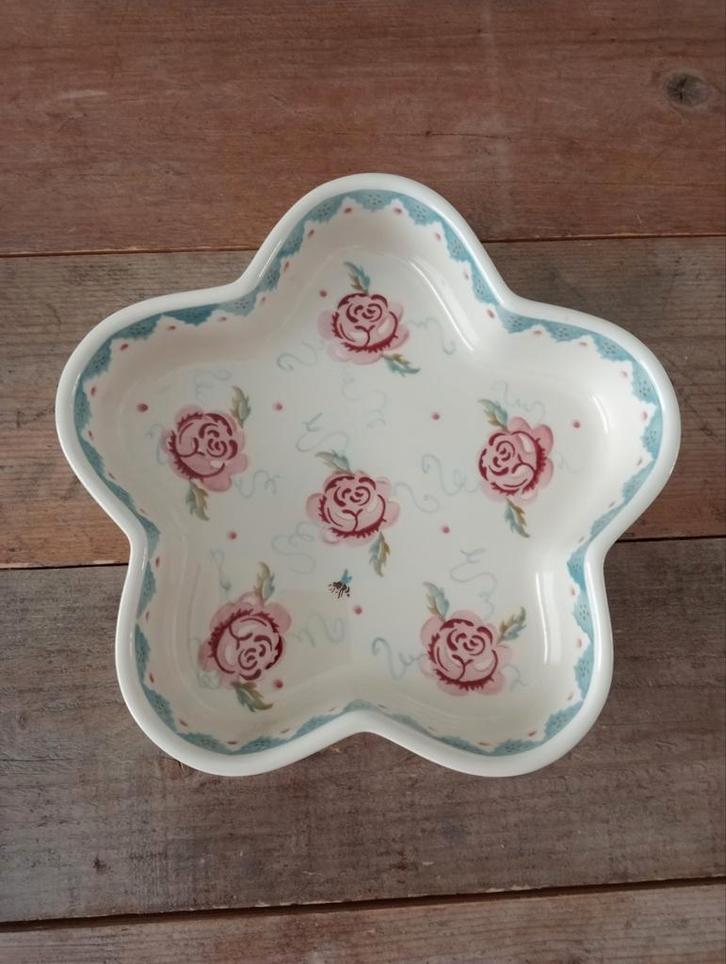 Emma Bridgewater Rose & Bee ovendish, Huis en Inrichting, Keuken | Servies, Nieuw, Schaal of Schalen, Overige stijlen, Aardewerk