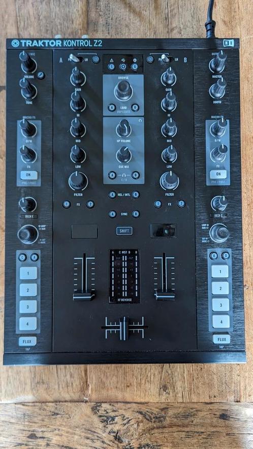 Traktor Kontrol Z2 mengpaneel, Muziek en Instrumenten, Mengpanelen, Gebruikt, Microfooningang, Ophalen