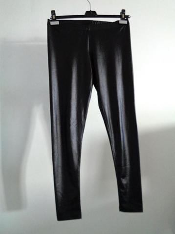 RoZu - Ro-Zu vegan leather legging, maat medium, Nieuw  beschikbaar voor biedingen
