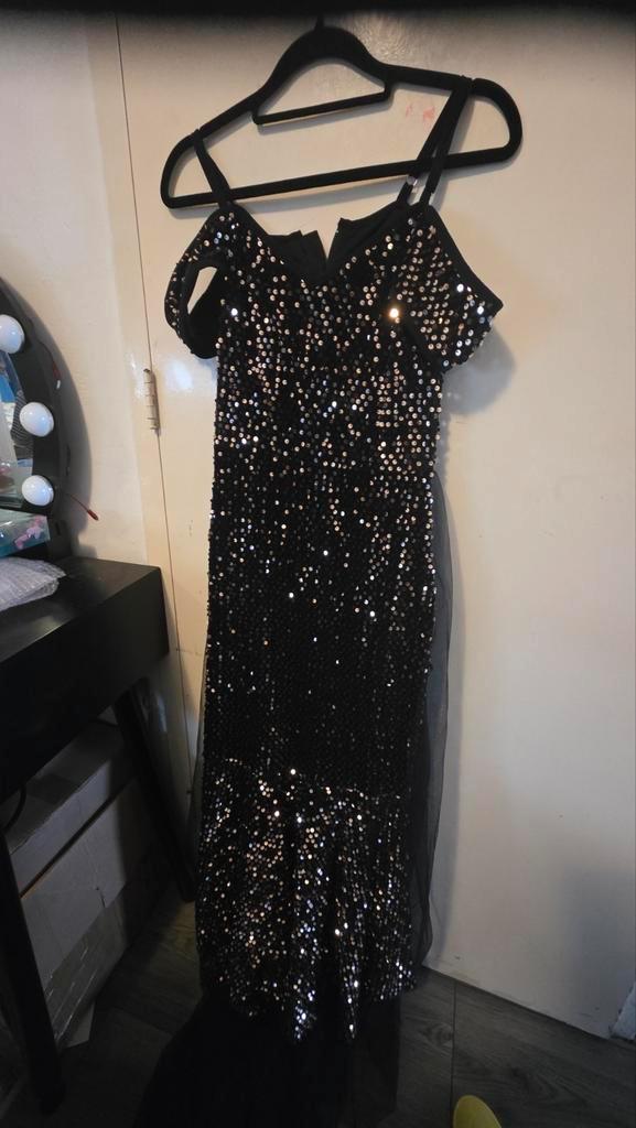 Elegante zwarte avondjurk met gouden pailletten - Maat S, Kleding | Dames, Jurken, Zo goed als nieuw, Maat 34 (XS) of kleiner