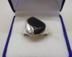 Zilveren modernist ring met onyx maat 17.5 nr.074, 17 tot 18, Ophalen of Verzenden, Dame, Zo goed als nieuw