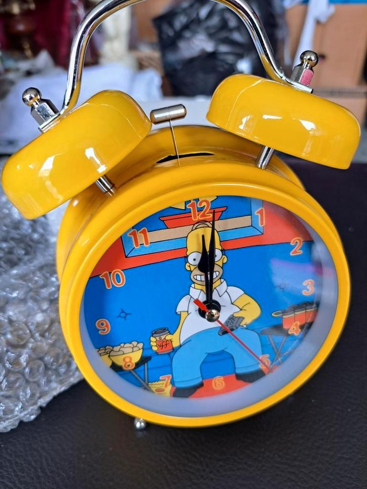 Gele Wekker met Homer Simpson, NIEUW, Huis en Inrichting, Woonaccessoires | Klokken, Gebruikt, Wekker of Tafelklok, Analoog, Ophalen of Verzenden