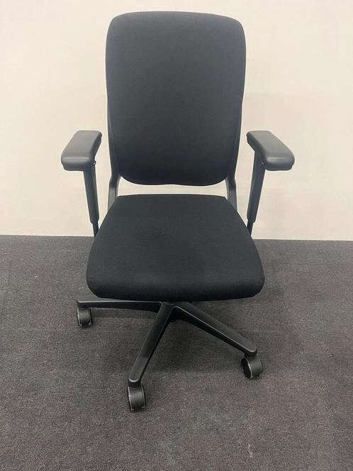 Ahrend 230 hoge rug incl rugkap opnieuw gestoffeerd, Huis en Inrichting, Bureaustoelen, Gebruikt, Bureaustoel, Zwart, Ergonomisch