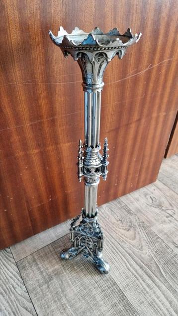 Kandelaar 55cm  gotische stijl beschikbaar voor biedingen