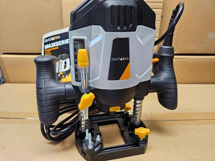 Batavia 1200W Bovenfrees € 40,00    NIEUW, Doe-het-zelf en Verbouw, Gereedschap | Freesmachines, Nieuw, Elektrisch, Bovenfrees