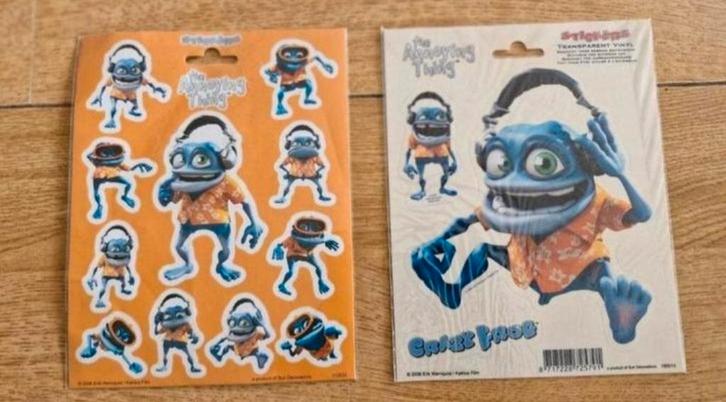Twee Stickervellen Grazy Frog, Hobby en Vrije tijd, Stickers en Plaatjes, Zo goed als nieuw, Meerdere stickers, Ophalen of Verzenden