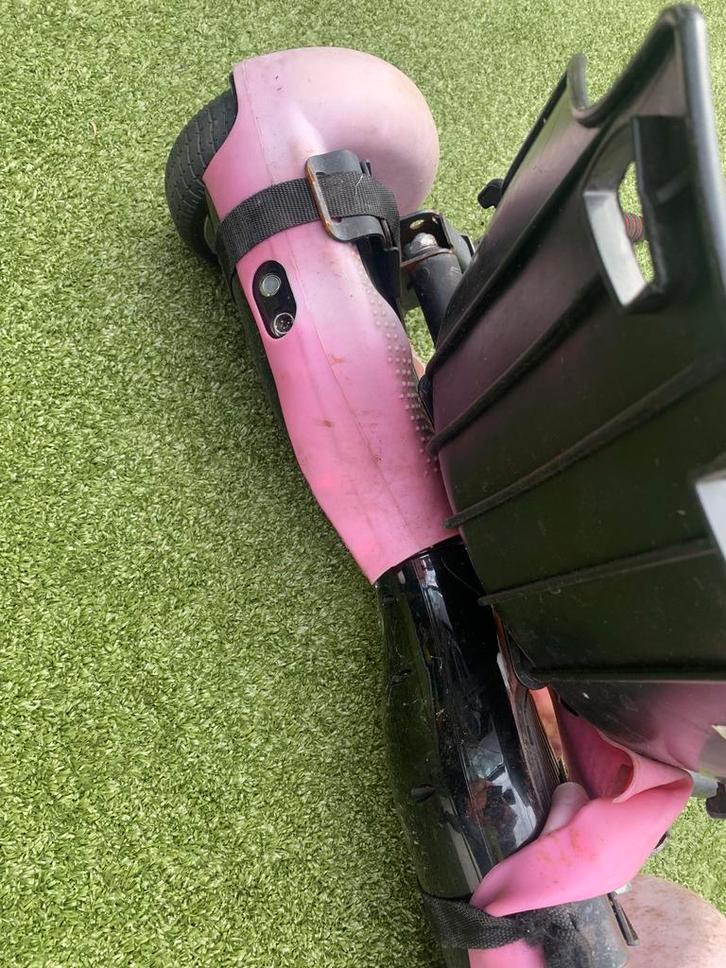 Hoverboard met zietjes zwaart met bleutooth voor muziek, Kinderen en Baby's, Speelgoed | Buiten | Accuvoertuigen, Zo goed als nieuw