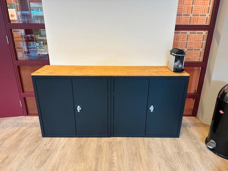 Dubbele metalen archiefkasten met bovenplank, Huis en Inrichting, Kasten | Roldeurkasten en Archiefkasten, Gebruikt, Minder dan 100 cm