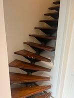 Stalen trap met 14 hardhouten treden, Doe-het-zelf en Verbouw, 2 tot 4 meter, Gebruikt, Ophalen