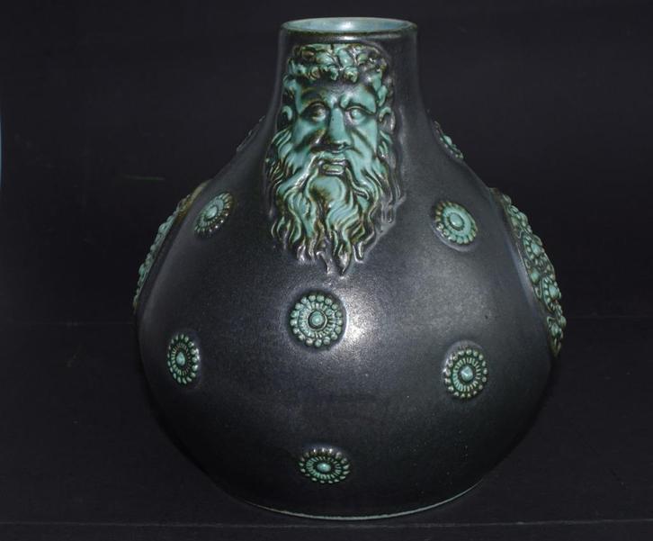 Puntgave groen-zwarte baardmankruik 16,5 cm  Hele mooie staa, Antiek en Kunst, Antiek | Keramiek en Aardewerk, Ophalen of Verzenden