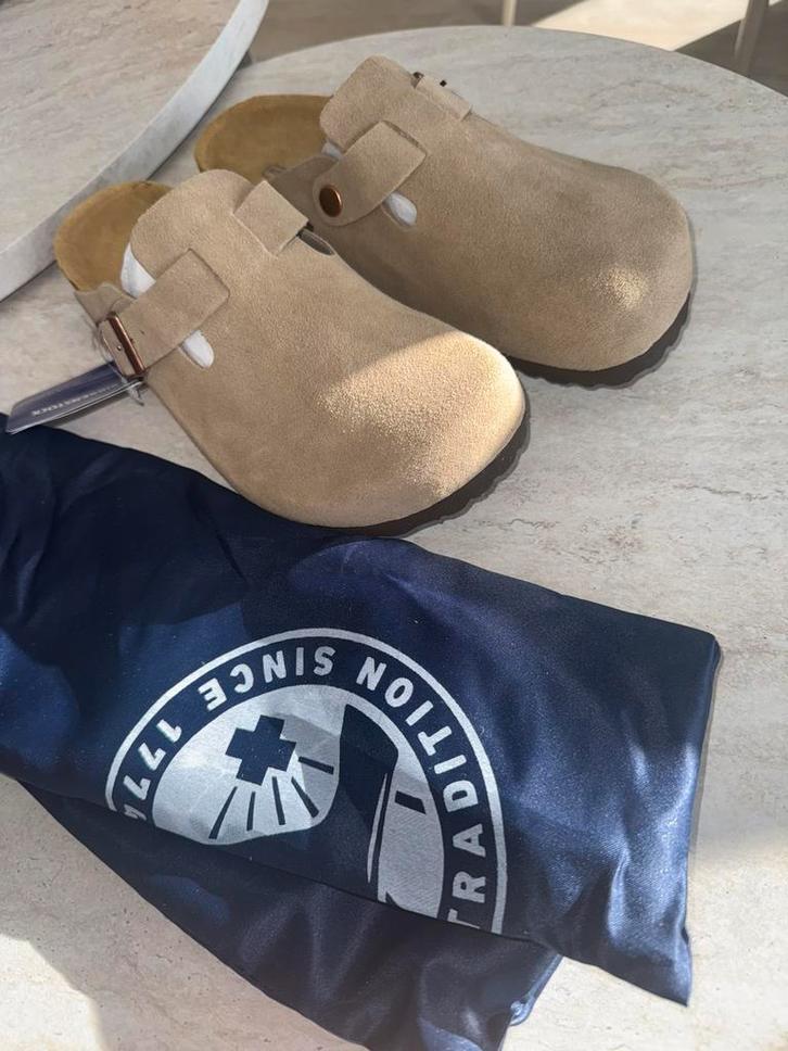 Birkenstock Boston - maat 39 - Nieuw in verpakking, Kleding | Dames, Schoenen, Nieuw, Slippers, Beige, Ophalen of Verzenden
