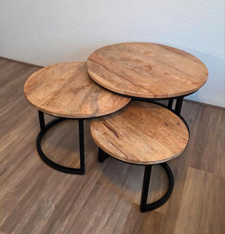 Set van 3 Inschuifbare Industriële Tafeltjes, Huis en Inrichting, Tafels | Bijzettafels, Gebruikt, Rond, 45 tot 60 cm, Hout, Ophalen