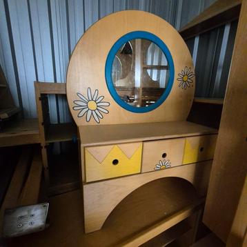 Kaptafel met spiegel  beschikbaar voor biedingen