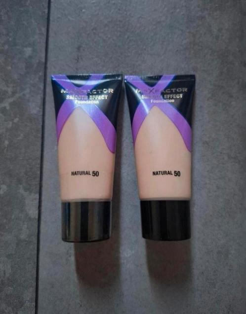2 nieuwe Max Factor Smooth Effect Foundation (advr 110), Sieraden, Tassen en Uiterlijk, Uiterlijk | Cosmetica en Make-up, Nieuw
