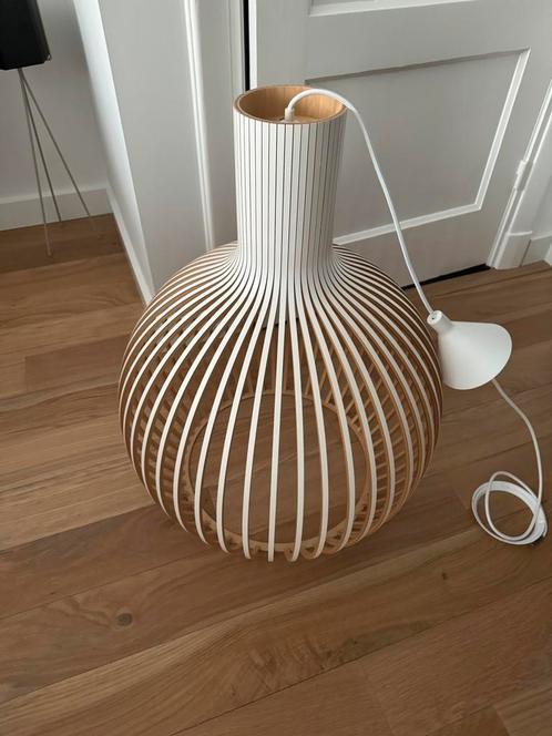 Secto Design, Octo 4240, Huis en Inrichting, Lampen | Hanglampen, Zo goed als nieuw, 50 tot 75 cm, Hout, Ophalen