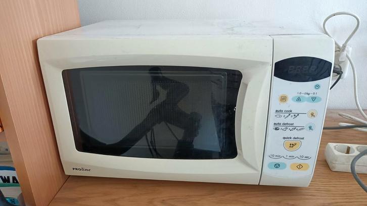 Proline magnetron of onderdelen ( glasplaat schoon 24,5 cm ), Huis en Inrichting, Keuken | Keukenbenodigdheden, Gebruikt, Ophalen