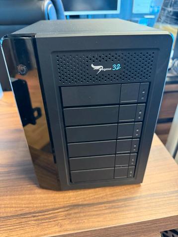 Pegasus 32 met 6x 4TB Toshiba HDD's beschikbaar voor biedingen