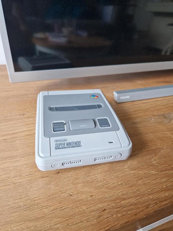 SNES Classic Mini ZGAN | Alle kabels & 2 controllers | Geen, Spelcomputers en Games, Spelcomputers | Nintendo Super NES, Zo goed als nieuw