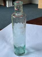 Bodemvondst 18e Apotheek flesje zeer licht olijf groen, Antiek en Kunst, Antiek | Glas en Kristal, Verzenden