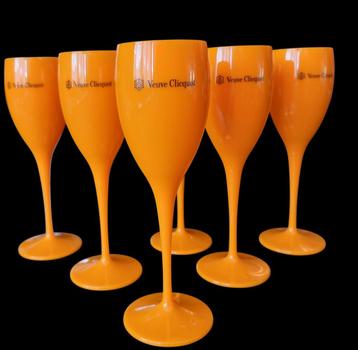 Veuve Clicquot Champagne Flutes. beschikbaar voor biedingen