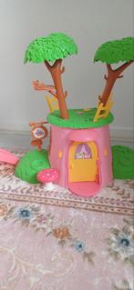 Speelgoed huis en poppetjes., Kinderen en Baby's, Ophalen, Zo goed als nieuw, Overige typen