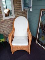 Rieten fauteuil met kussen en heerlijk zittende draaistoel, Ophalen, Gebruikt, Bruin, Eén