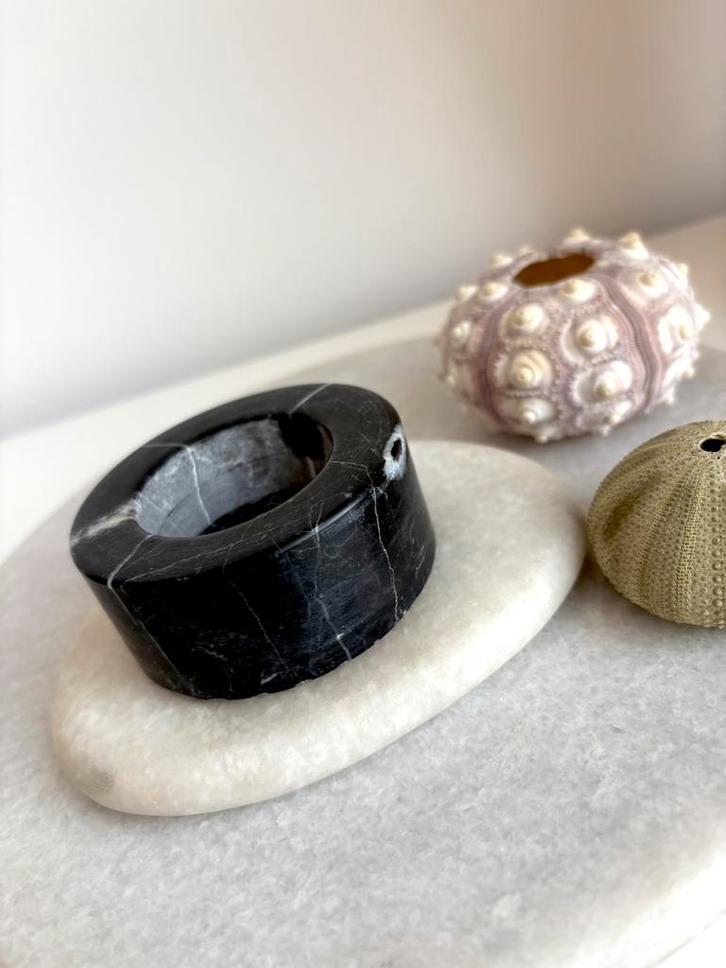 Zwart marmeren waxinelichthouder, Huis en Inrichting, Woonaccessoires | Kandelaars en Kaarsen, Zo goed als nieuw, Minder dan 25 cm