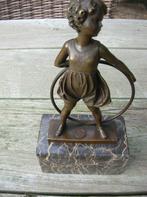 prachtig bronzen beeld meisje., Antiek en Kunst, Verzenden, Brons